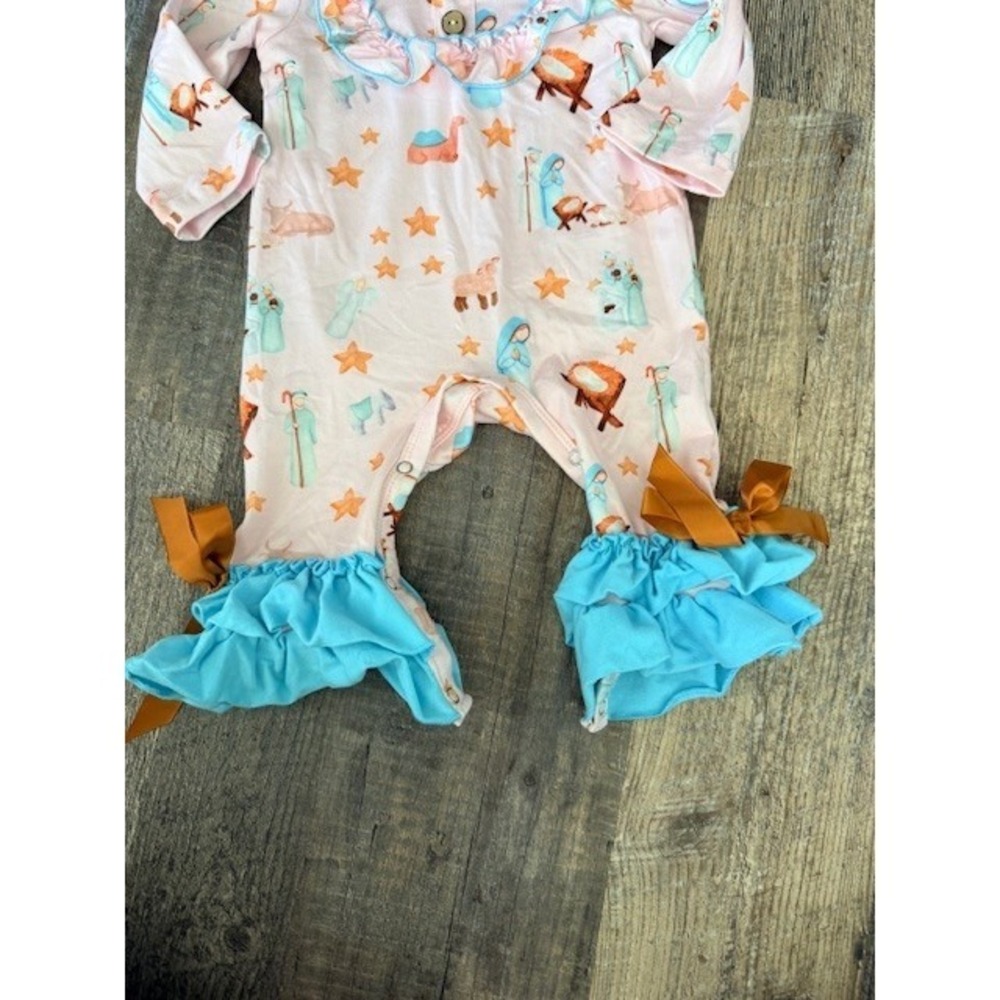 The Bow Co Nativity Scene Pink Ruffle Romper Baby Girls 3-6M Christmas Pajamas - Picture 5 of 7